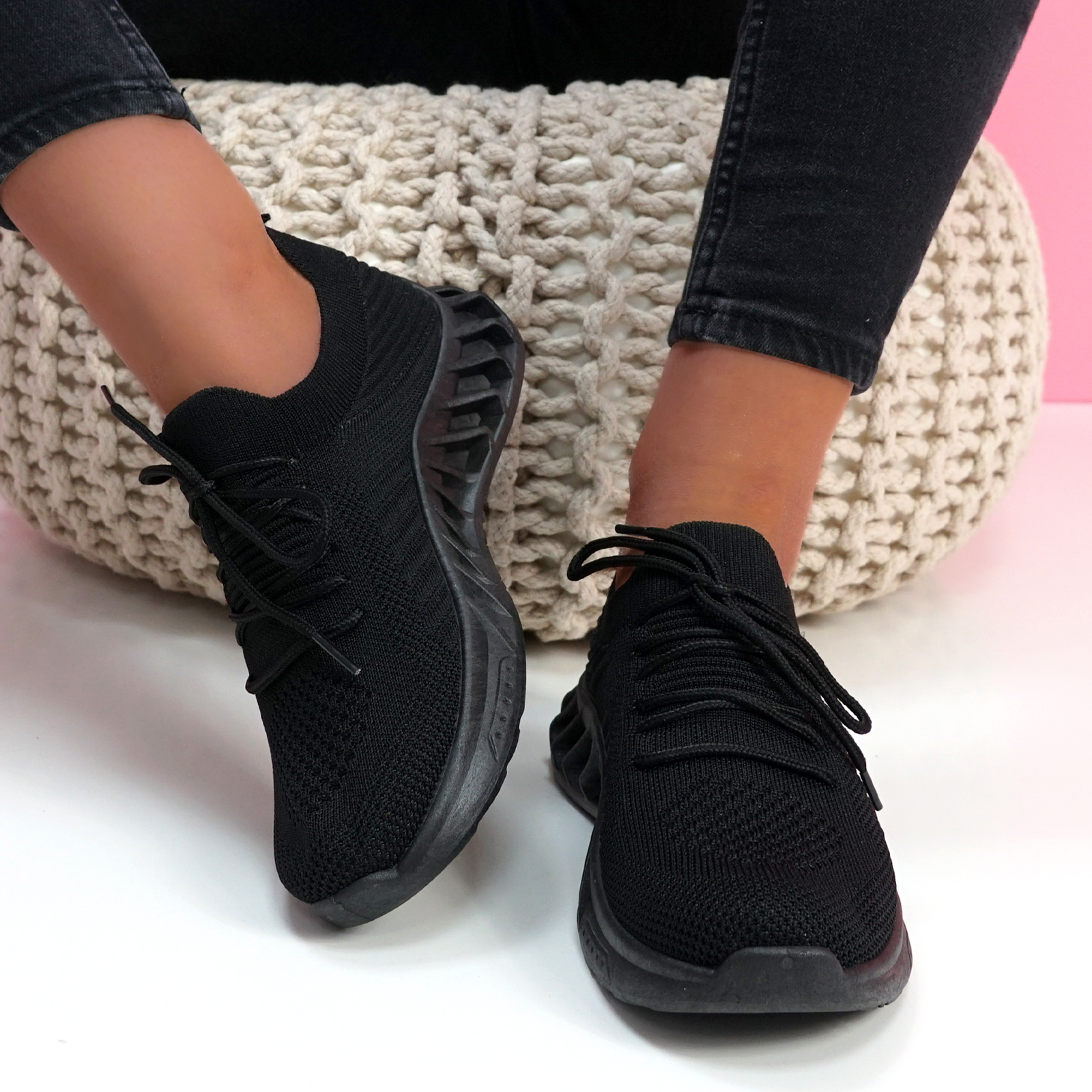 Women Lace-Up Running Shoes